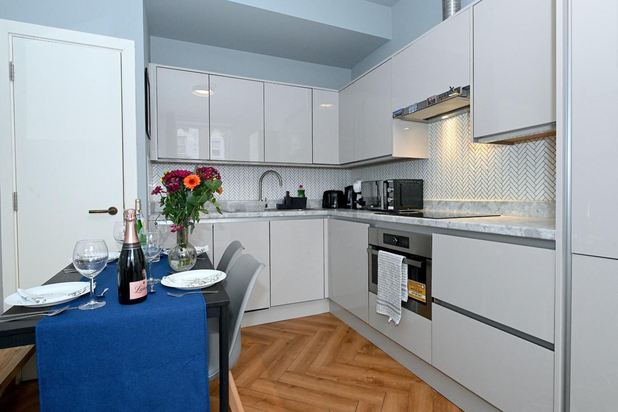 1 Bedroom Flat In Wood Green Piccadilly Line لندن المظهر الخارجي الصورة